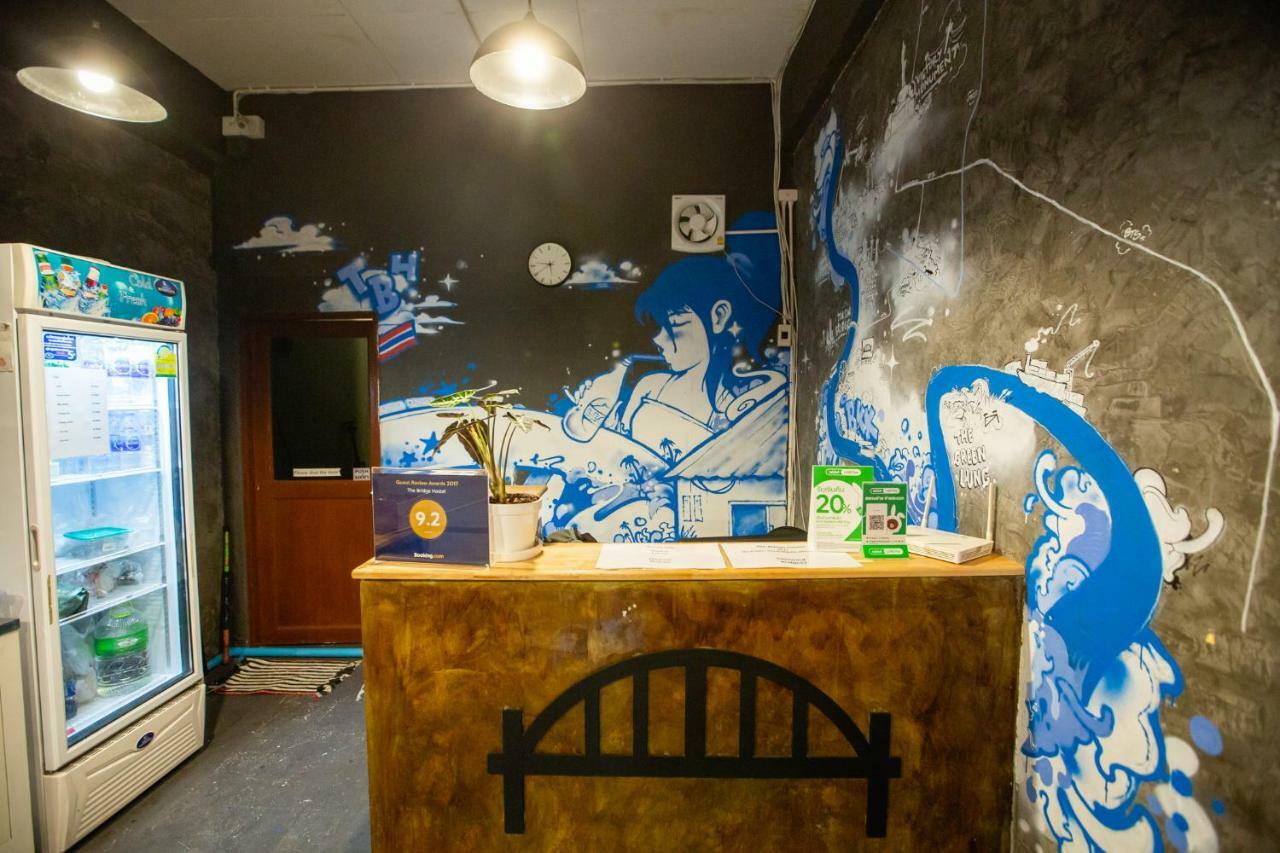 The Bridge Hostel Bangkok Exterior photo