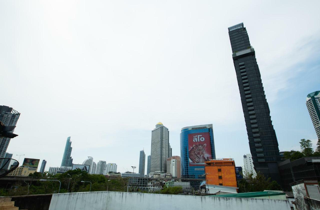 The Bridge Hostel Bangkok Exterior photo